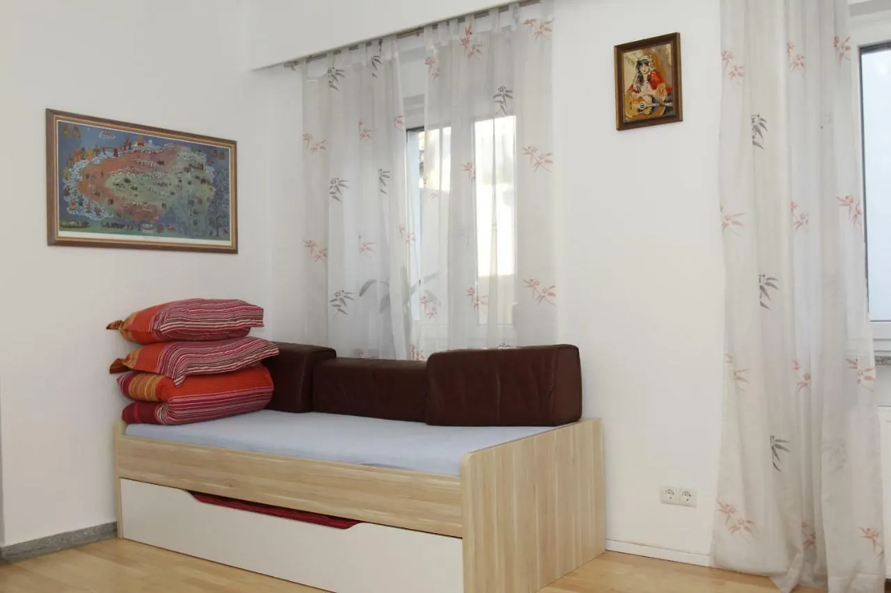 Stay-In Vienna 23 0*,  奥地利