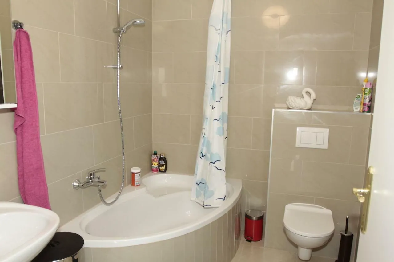 Stay-In Vienna 23 0*,